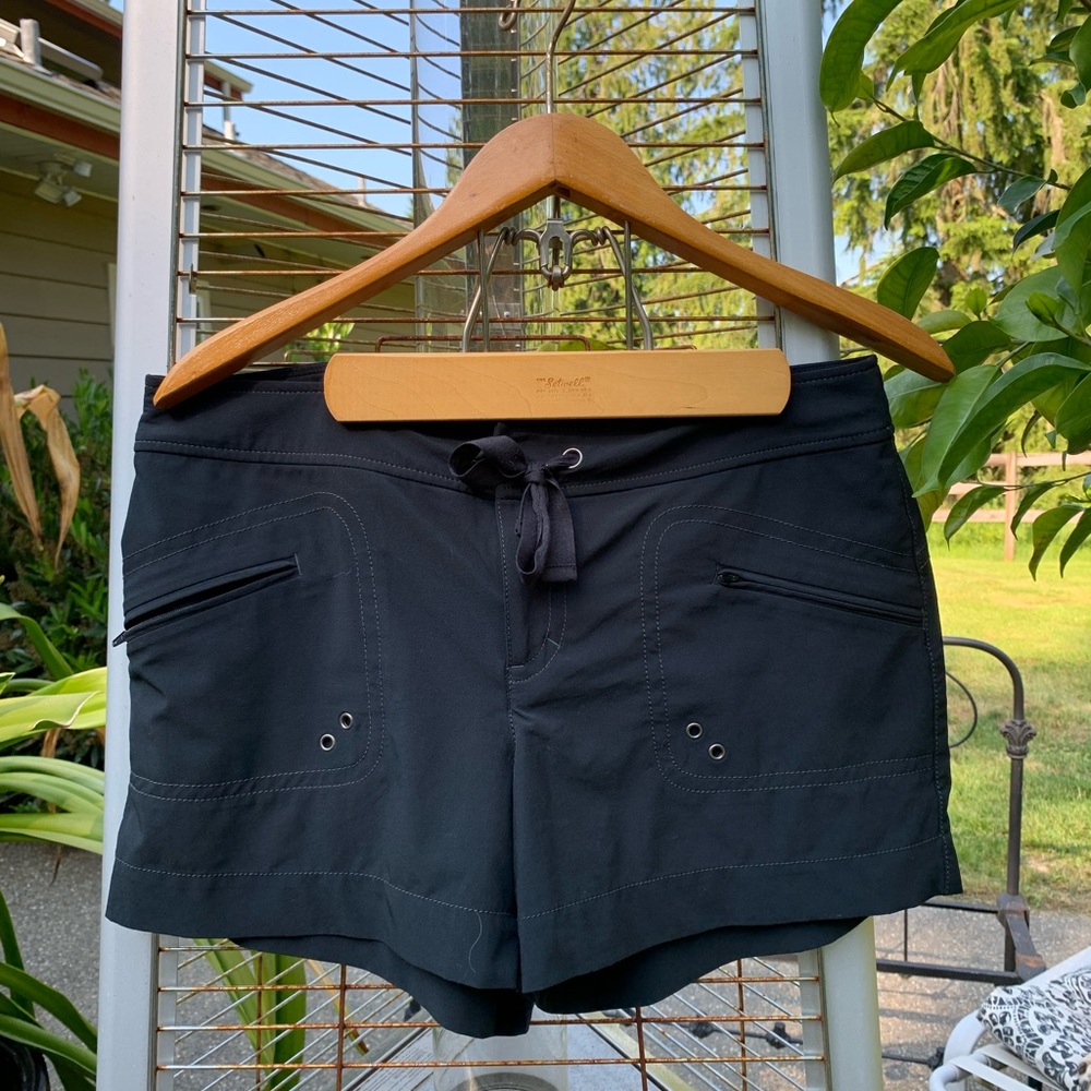 Athleta Black Athletic Shorts Versatile and Comfortable